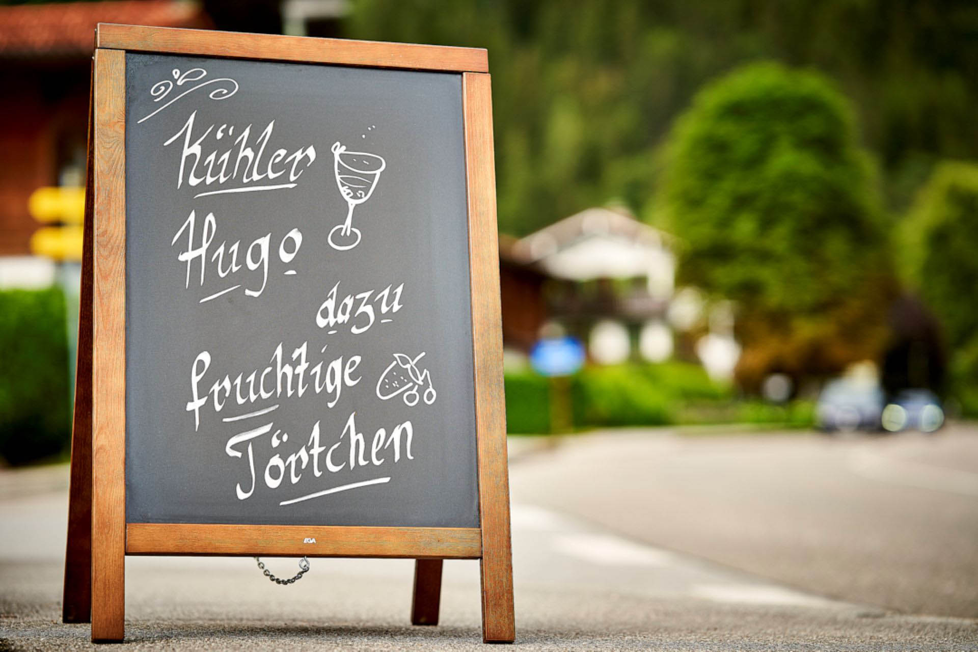Café Kaffeesatz, Schoenau am Koenigssee, Aufsteller Hugo